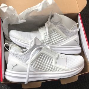 White Ignite Limitless women’s Puma Sneakers
